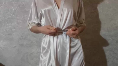 My new robe and underwear, I want to show my ass and boobs.